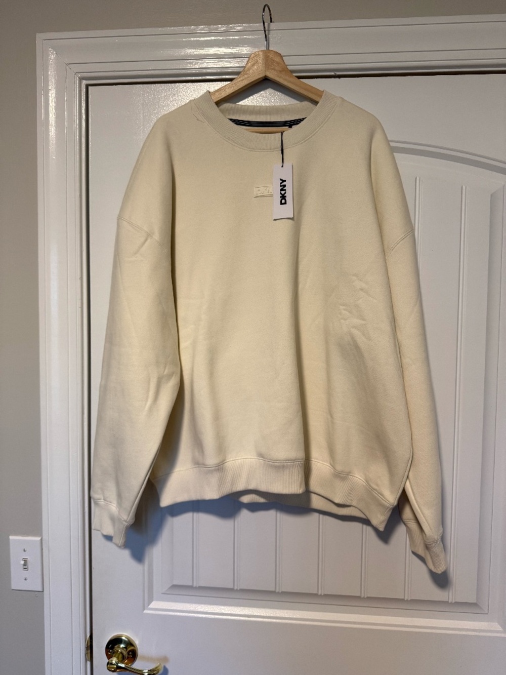 DKNY Oversized Fit Crewneck Sweatshirt – Cream / Ivory – XL – NWT